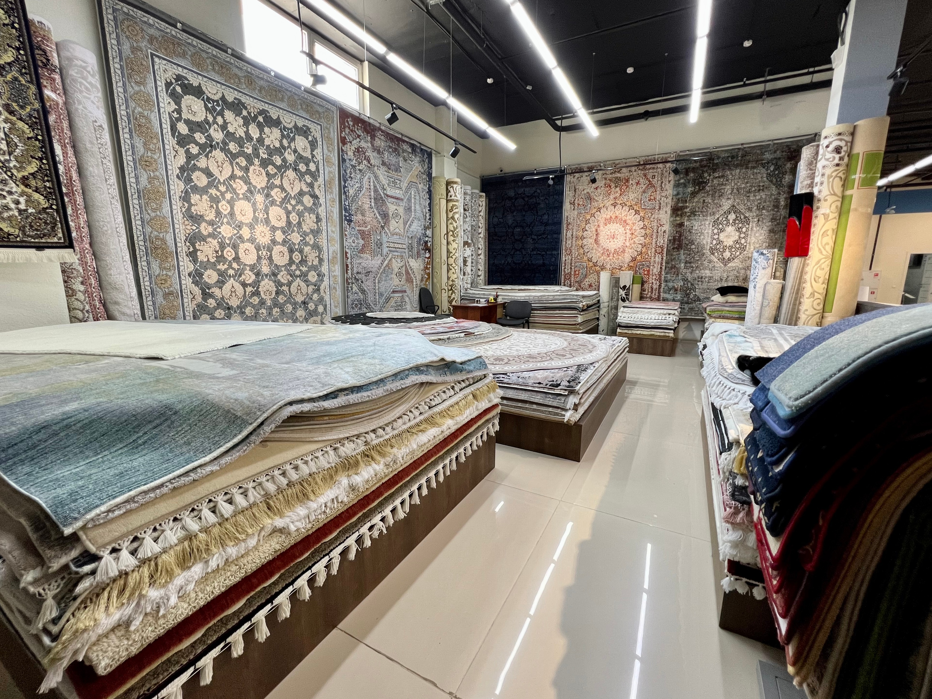 Интерьер магазина ковры в Анапе на Анапском шоссе 20